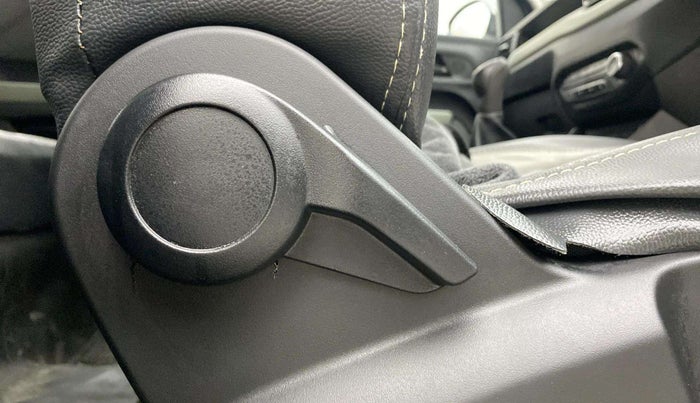 2022 Tata PUNCH ADVENTURE MT, Petrol, Manual, 25,255 km, Driver Side Adjustment Panel