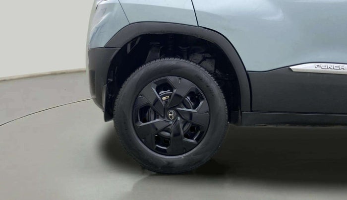 2022 Tata PUNCH ADVENTURE MT, Petrol, Manual, 25,255 km, Right Rear Wheel