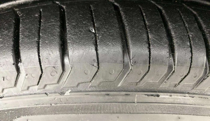 2022 Tata PUNCH ADVENTURE MT, Petrol, Manual, 25,255 km, Left Front Tyre Tread