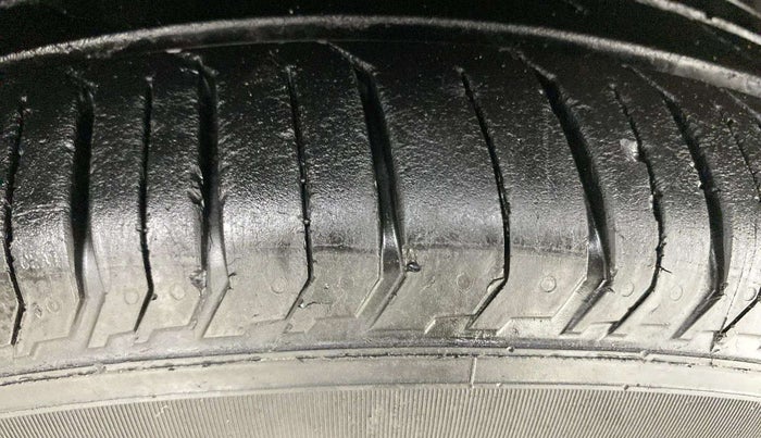 2022 Tata PUNCH ADVENTURE MT, Petrol, Manual, 25,255 km, Right Front Tyre Tread