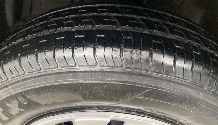 2015 Maruti Swift VXI, Petrol, Manual, 18,344 km, Left Rear Tyre Tread
