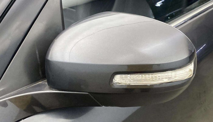 2015 Maruti Swift VXI, Petrol, Manual, 18,344 km, Left rear-view mirror - Indicator light has minor damage