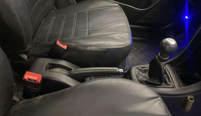 2015 Maruti Swift VXI, Petrol, Manual, 18,344 km, Gear Lever