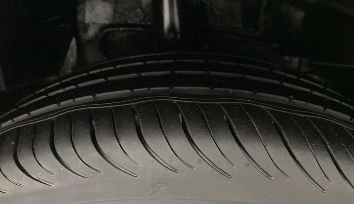 2019 Tata NEXON XZ PETROL, Petrol, Manual, 52,494 km, Right Front Tyre Tread