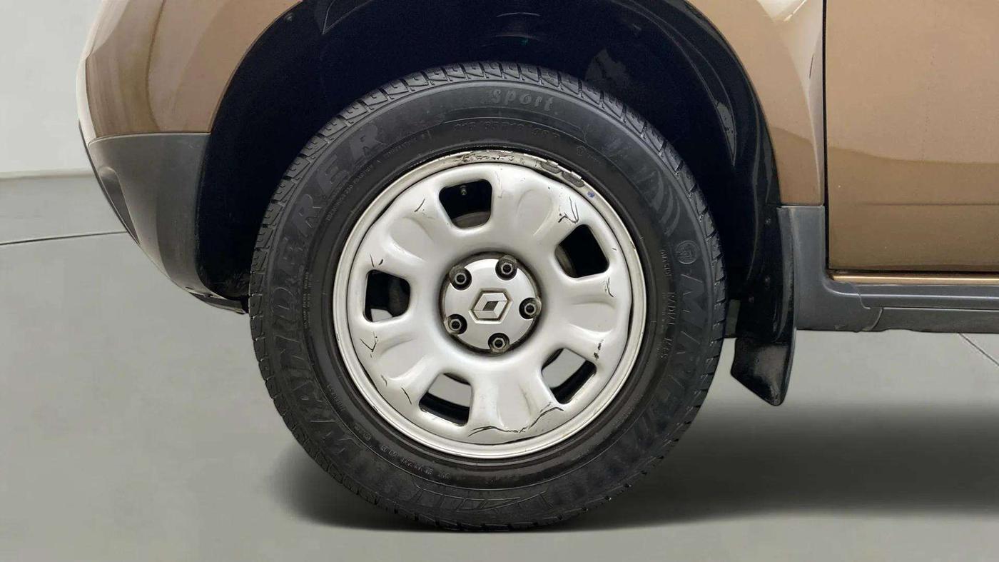 2015 Renault Duster RXL PETROL, Petrol, Manual, 29,784 km, Left Front Wheel
