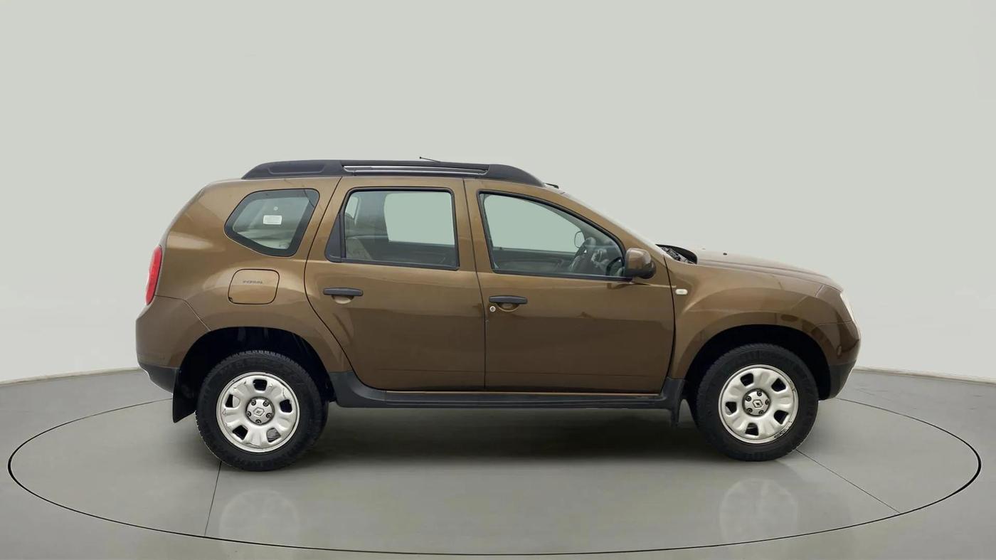 2015 Renault Duster RXL PETROL, Petrol, Manual, 29,784 km, Right Side View
