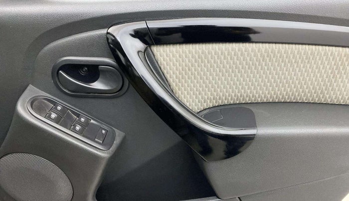 2015 Renault Duster RXL PETROL, Petrol, Manual, 29,684 km, Driver Side Door Panels Control