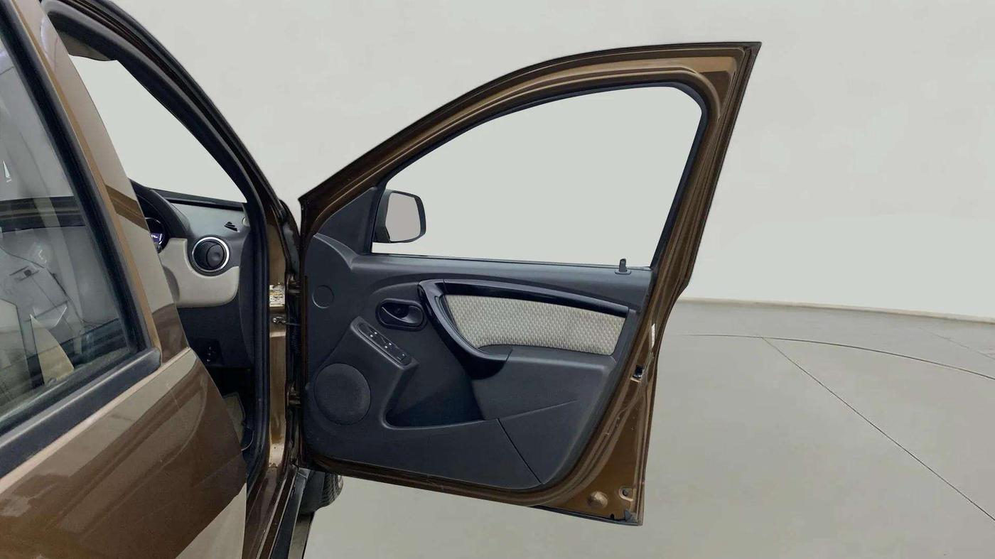 2015 Renault Duster RXL PETROL, Petrol, Manual, 29,784 km, RHS Front Door