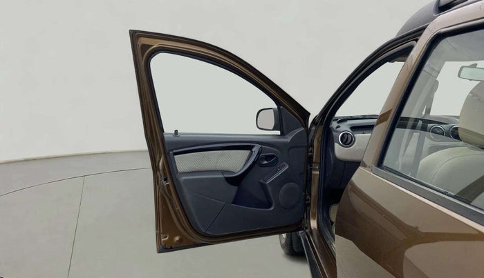 2015 Renault Duster RXL PETROL, Petrol, Manual, 29,684 km, LHS Front Door