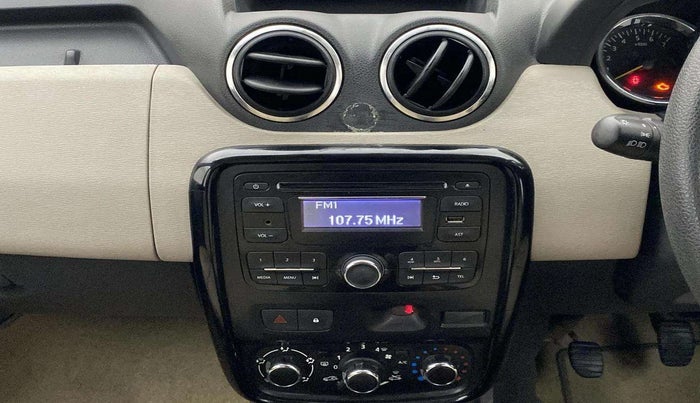2015 Renault Duster RXL PETROL, Petrol, Manual, 29,684 km, AC Unit - Directional switch has minor damage