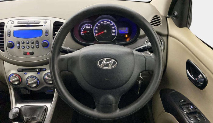 2016 Hyundai i10 SPORTZ 1.1, Petrol, Manual, 62,719 km, Steering Wheel Close Up