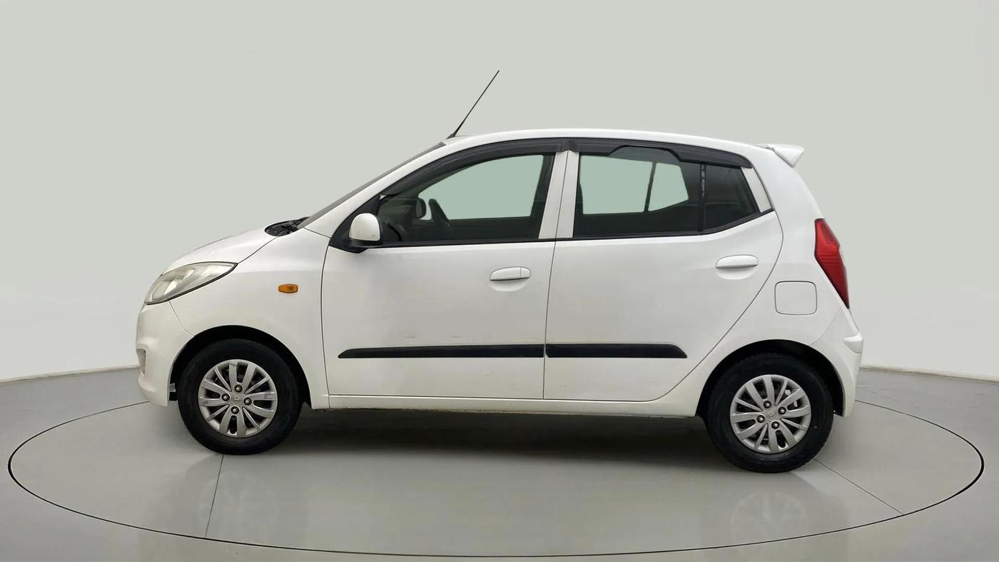 2016 Hyundai i10 SPORTZ 1.1, Petrol, Manual, 62,787 km, Left Side