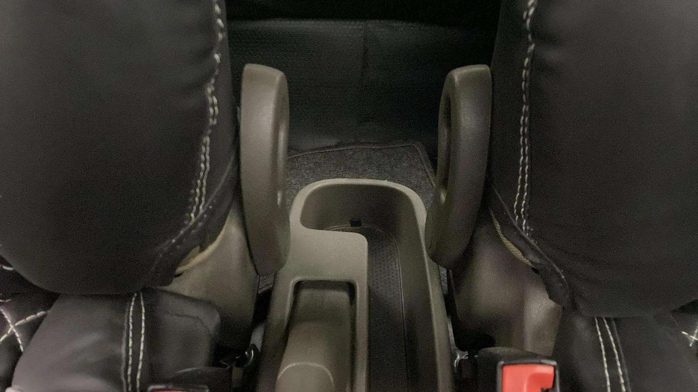 2016 Hyundai i10 SPORTZ 1.1, Petrol, Manual, 62,787 km, Driver Side Adjustment Panel