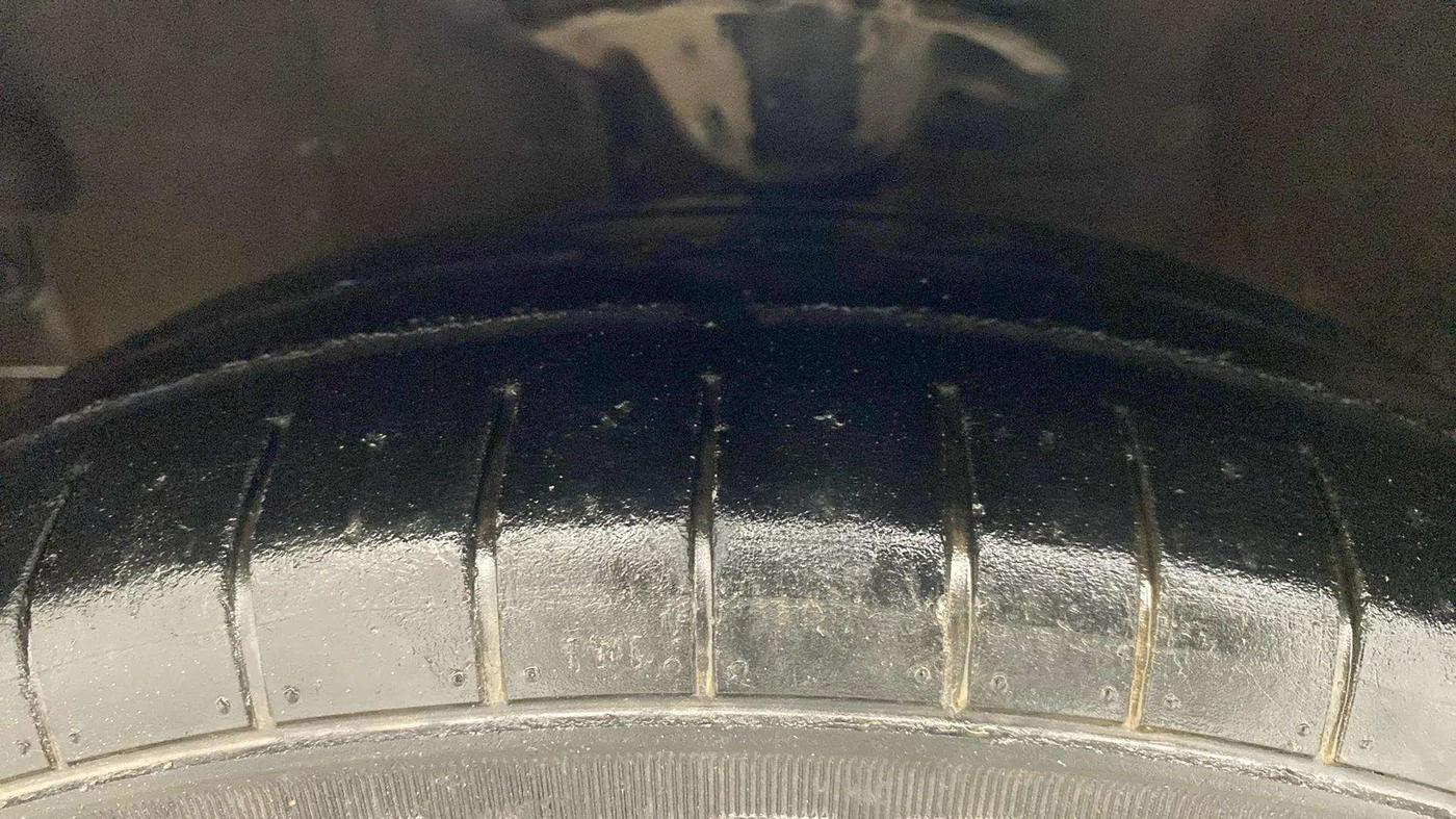 2016 Hyundai i10 SPORTZ 1.1, Petrol, Manual, 62,787 km, Left Front Tyre Tread