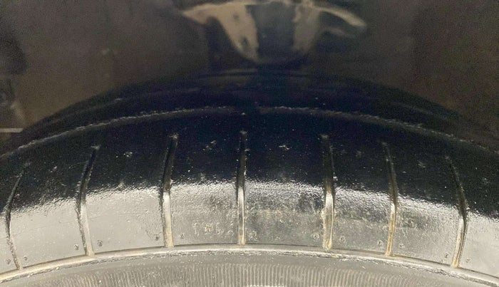 2016 Hyundai i10 SPORTZ 1.1, Petrol, Manual, 62,719 km, Left Front Tyre Tread
