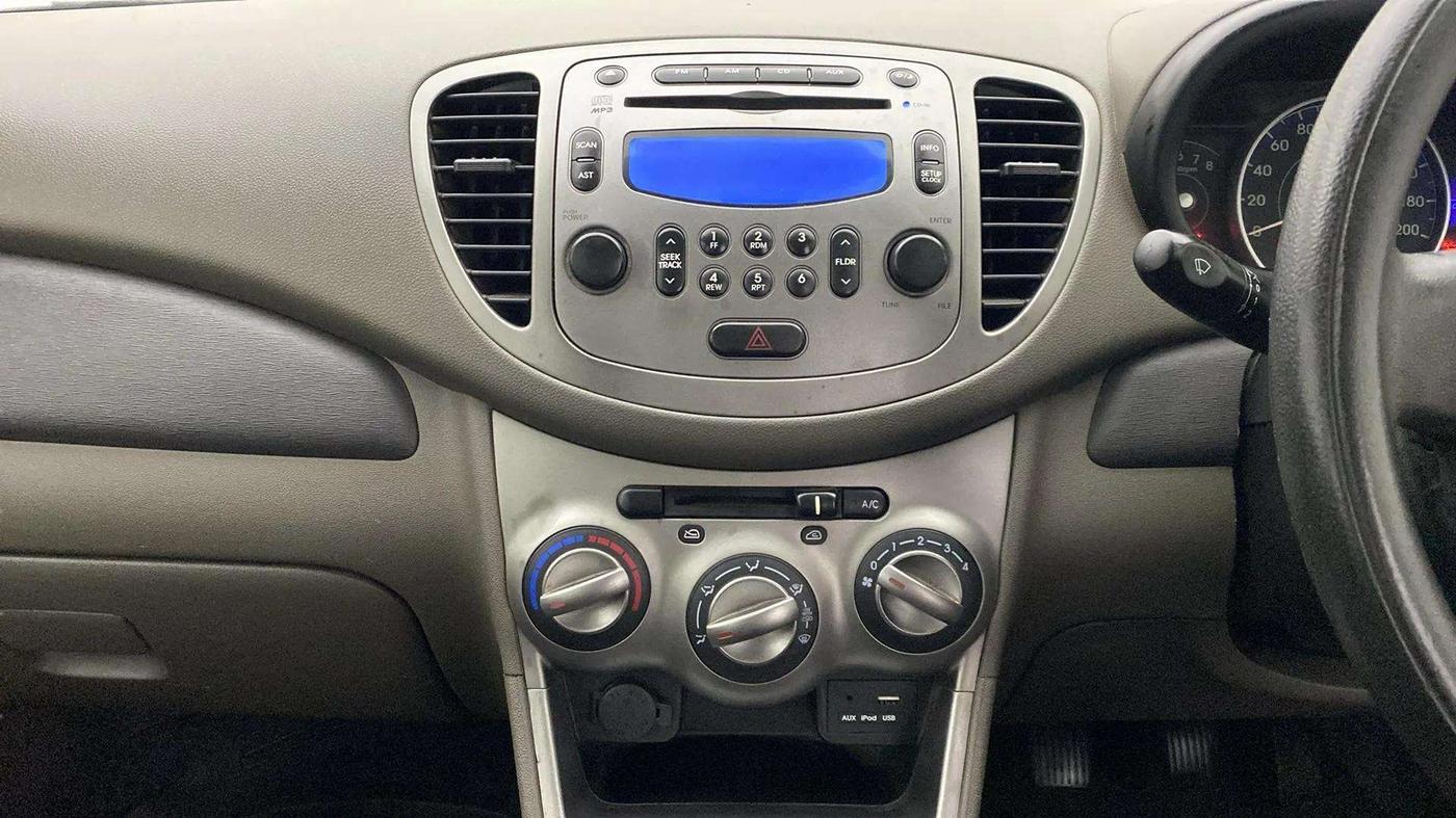 2016 Hyundai i10 SPORTZ 1.1, Petrol, Manual, 62,787 km, Air Conditioner