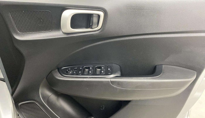 2019 Hyundai VENUE SX PLUS 1.0 TURBO DCT, Petrol, Automatic, 33,686 km, Driver Side Door Panels Control