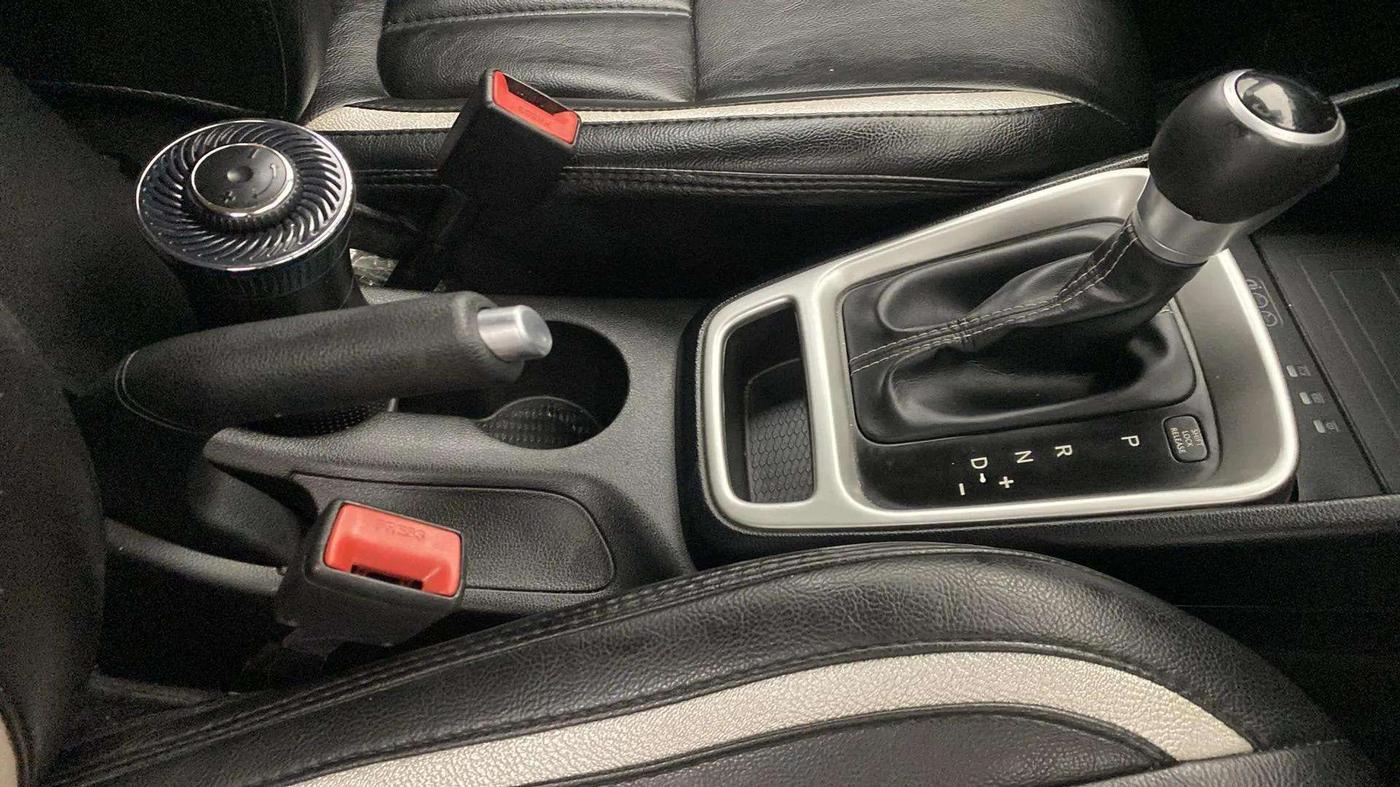 2019 Hyundai VENUE SX PLUS 1.0 TURBO DCT, Petrol, Automatic, 33,744 km, Gear Lever