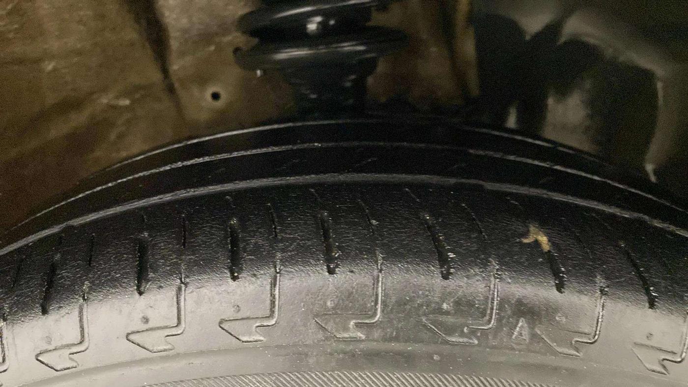 2020 Maruti IGNIS ZETA 1.2, Petrol, Manual, 63,701 km, Right Front Tyre Tread