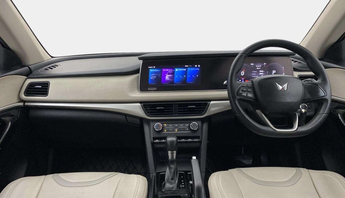 2022 Mahindra XUV700 AX 5 P AT 5 STR, Petrol, Automatic, 29,992 km, Dashboard