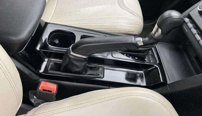 2022 Mahindra XUV700 AX 5 P AT 5 STR, Petrol, Automatic, 29,992 km, Gear Lever