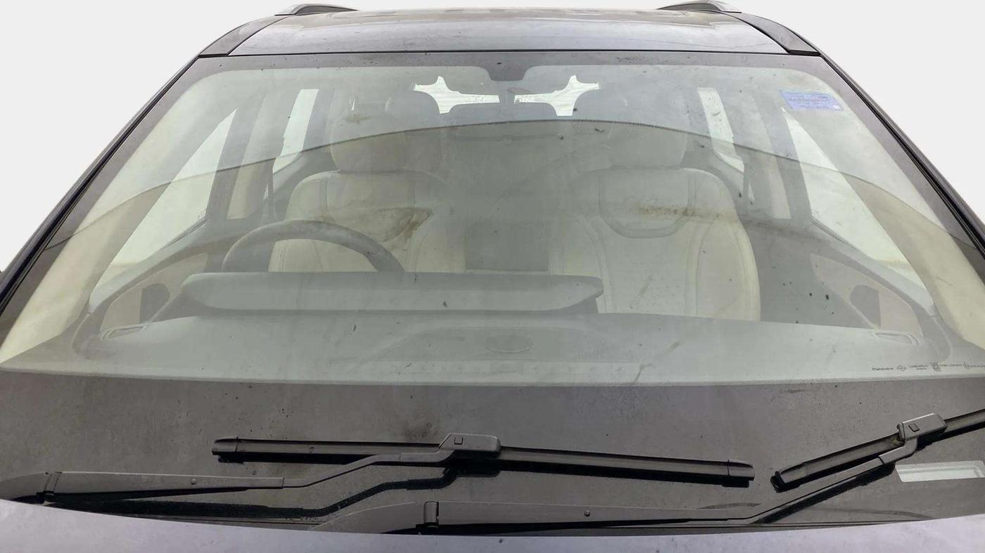 2022 Mahindra XUV700 AX 5 P AT 5 STR, Petrol, Automatic, 30,522 km, Front Windshield