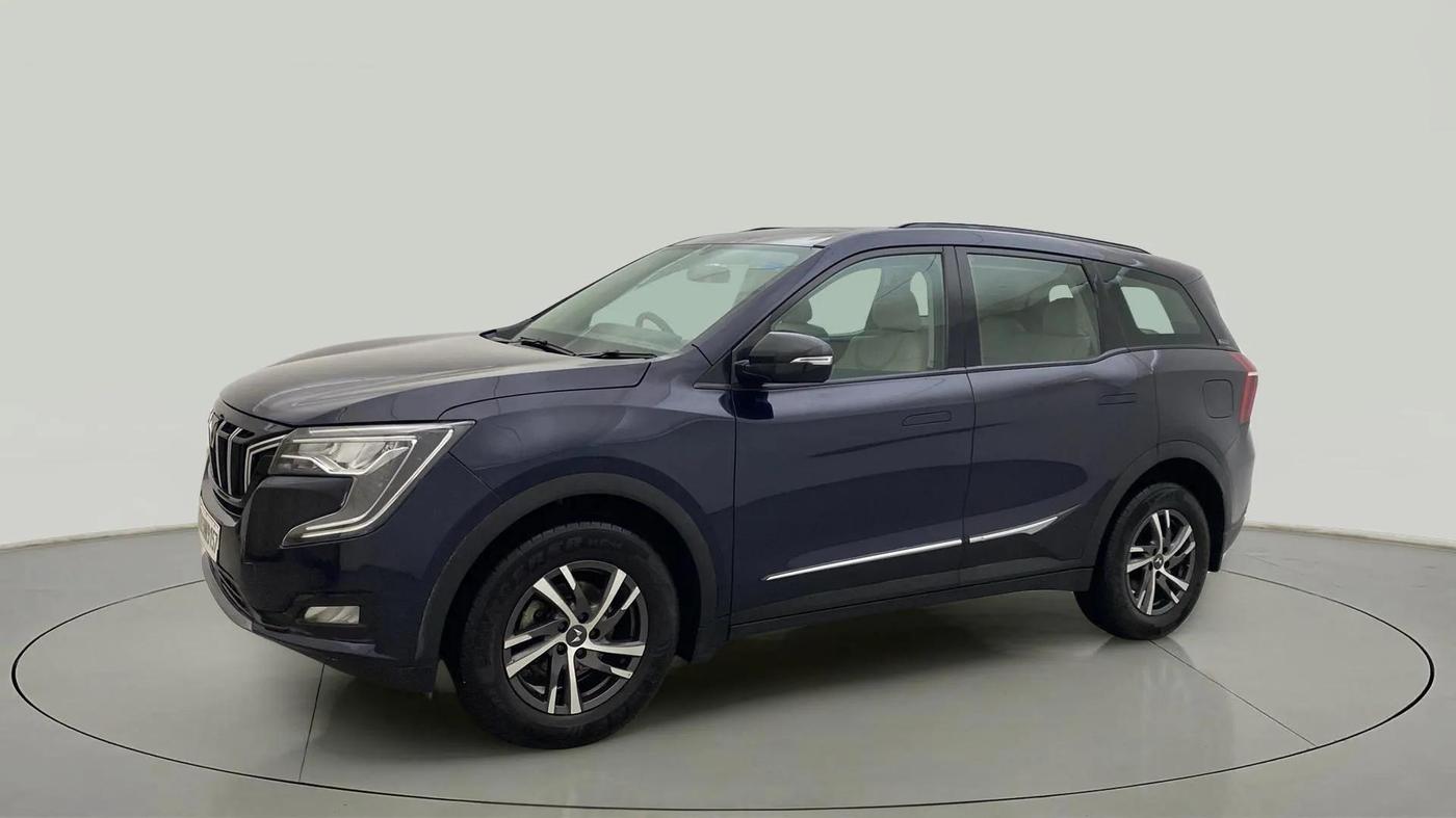 2022 Mahindra XUV700 AX 5 P AT 5 STR, Petrol, Automatic, 30,522 km, Left Front Diagonal