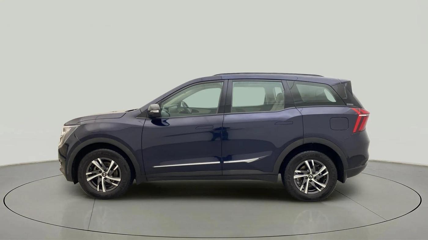 2022 Mahindra XUV700 AX 5 P AT 5 STR, Petrol, Automatic, 30,522 km, Left Side