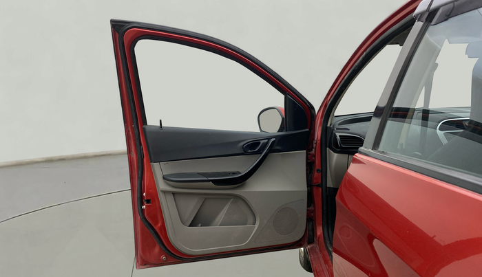 2016 Tata Tiago XT PETROL, Petrol, Manual, 92,706 km, LHS Front Door