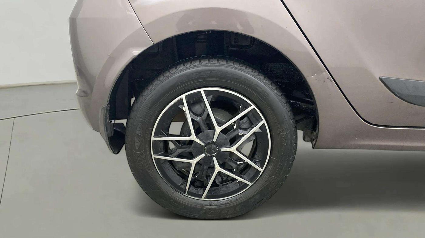2019 Tata Tiago XZA PETROL, Petrol, Automatic, 31,784 km, Right Rear Wheel
