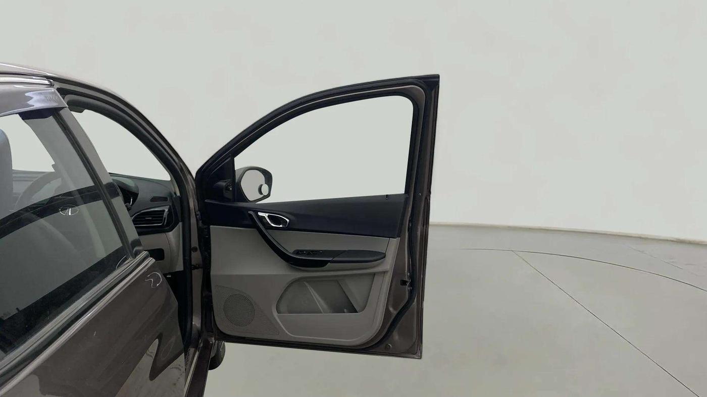 2019 Tata Tiago XZA PETROL, Petrol, Automatic, 31,784 km, RHS Front Door