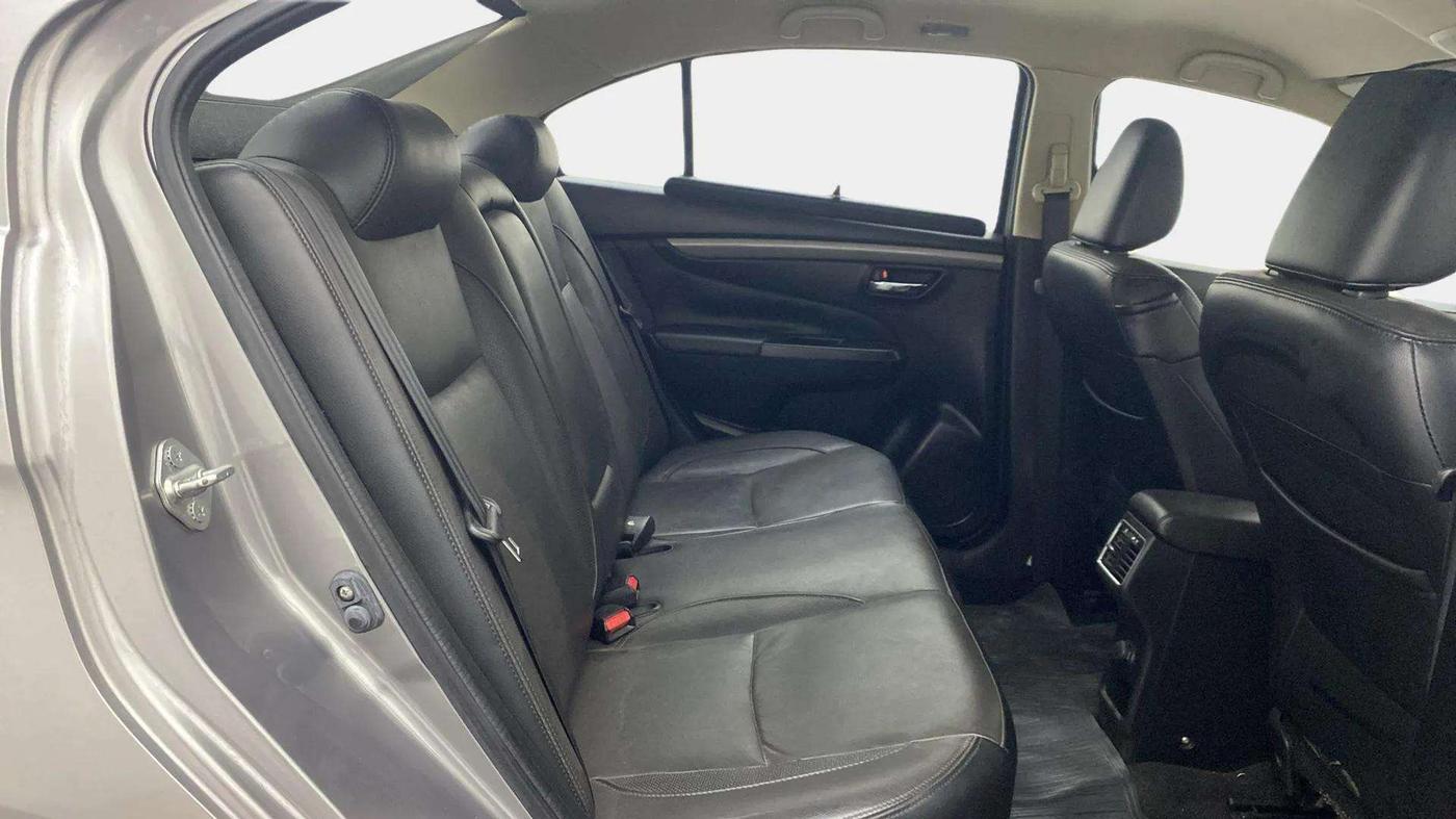 2015 Maruti Ciaz ZXI+ RS, Petrol, Manual, 23,335 km, Right Side Rear Door Cabin