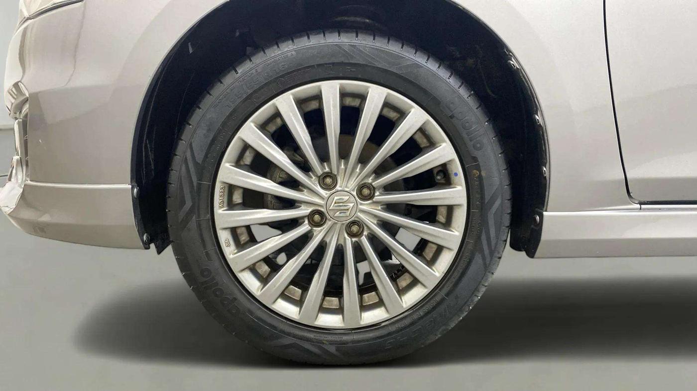 2015 Maruti Ciaz ZXI+ RS, Petrol, Manual, 23,335 km, Left Front Wheel