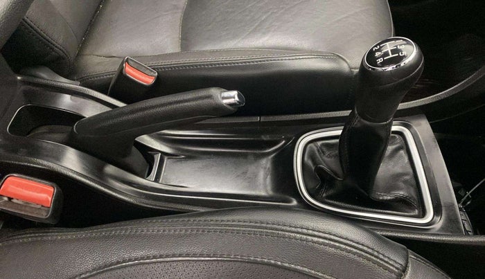 2015 Maruti Ciaz ZXI+ RS, Petrol, Manual, 23,307 km, Gear Lever