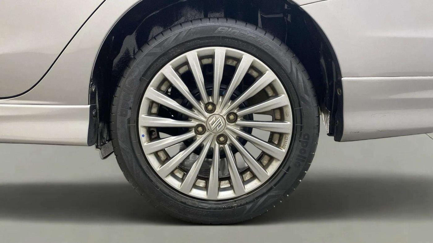2015 Maruti Ciaz ZXI+ RS, Petrol, Manual, 23,335 km, Left Rear Wheel
