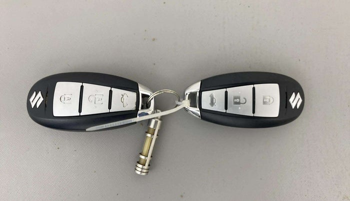 2015 Maruti Ciaz ZXI+ RS, Petrol, Manual, 23,307 km, Key Close Up