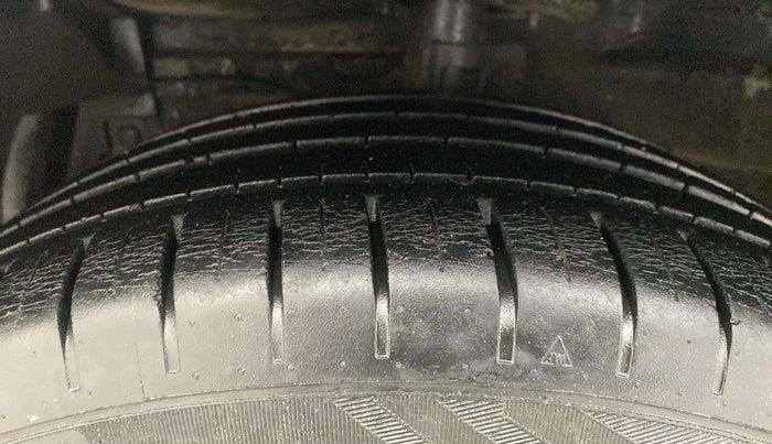 2015 Maruti Ciaz ZXI+ RS, Petrol, Manual, 23,307 km, Left Front Tyre Tread