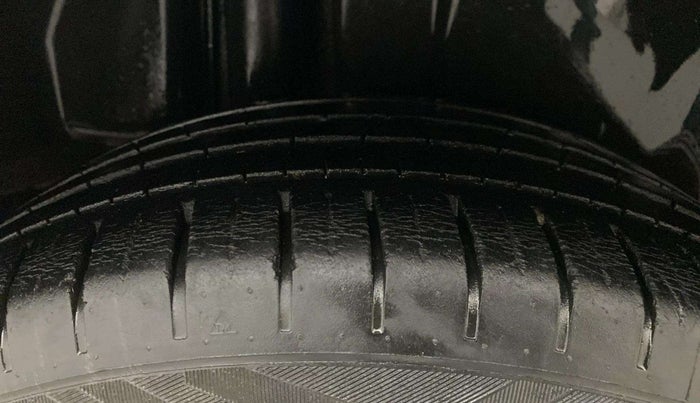 2015 Maruti Ciaz ZXI+ RS, Petrol, Manual, 23,307 km, Right Rear Tyre Tread