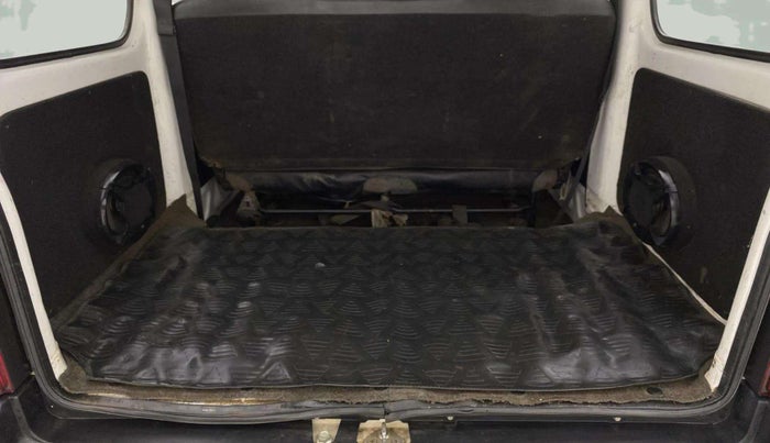 2022 Maruti Eeco 5 STR AC (O), Petrol, Manual, 19,445 km, Boot Inside
