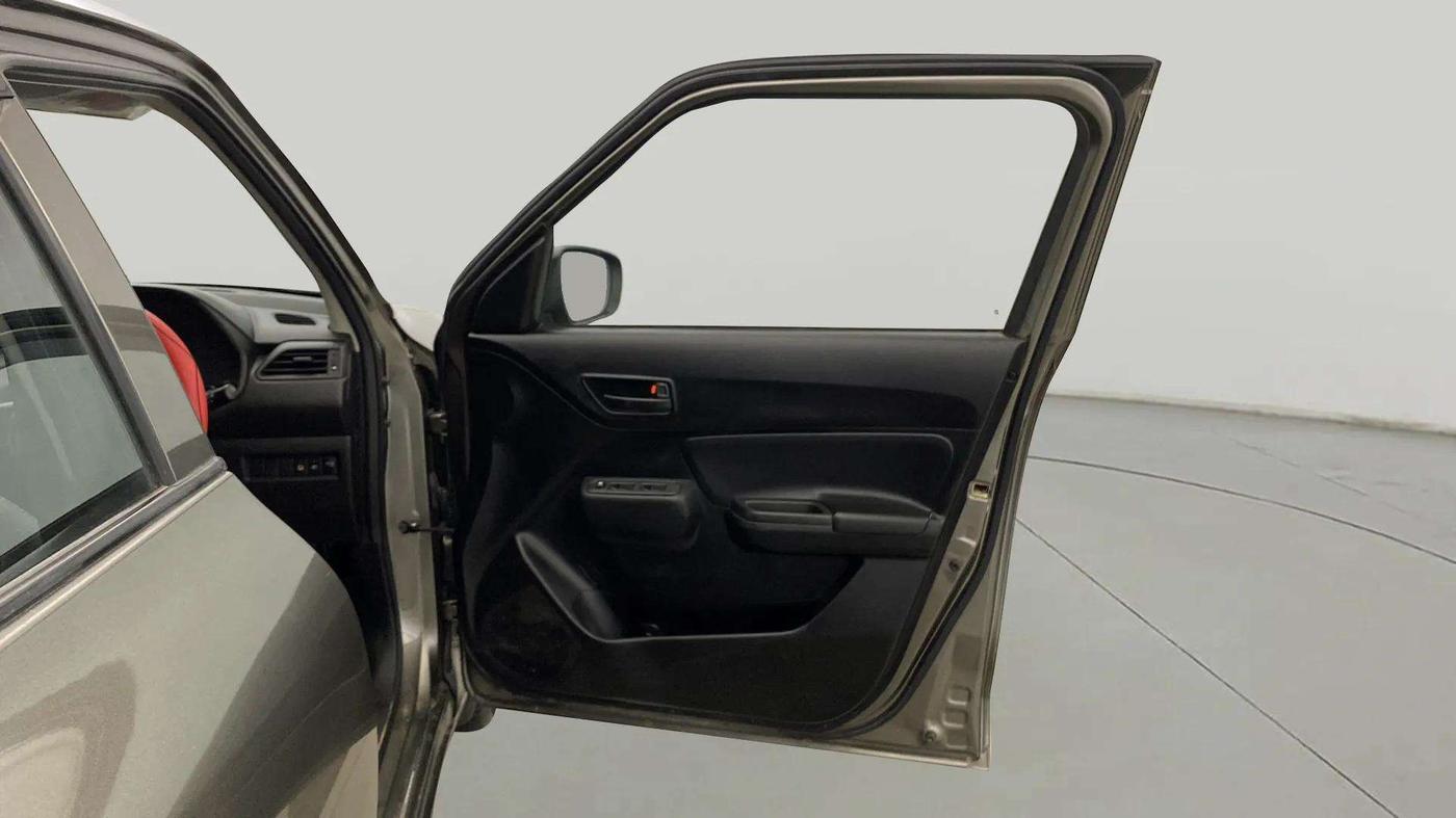 2021 Maruti Swift LXI, Petrol, Manual, 28,001 km, RHS Front Door