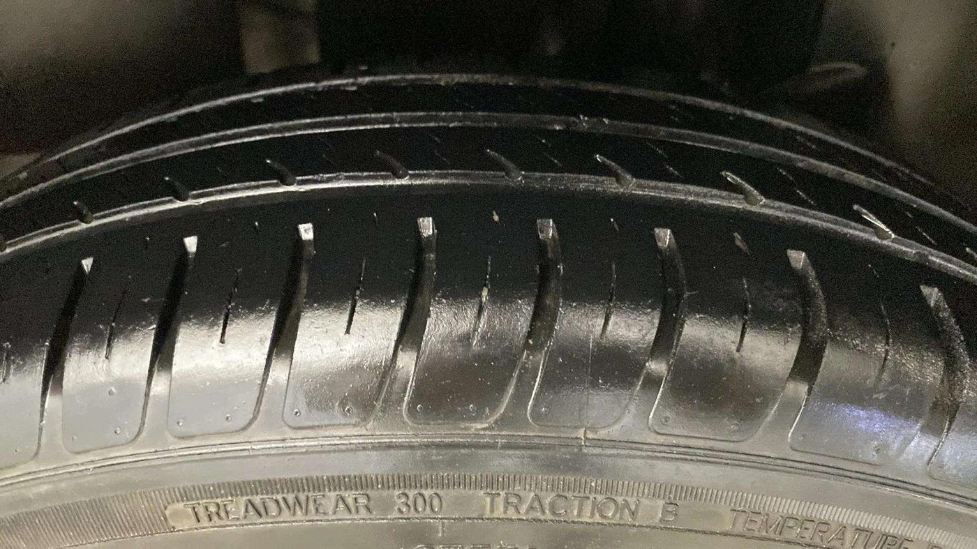 2021 Maruti Swift LXI, Petrol, Manual, 28,001 km, Left Rear Tyre Tread