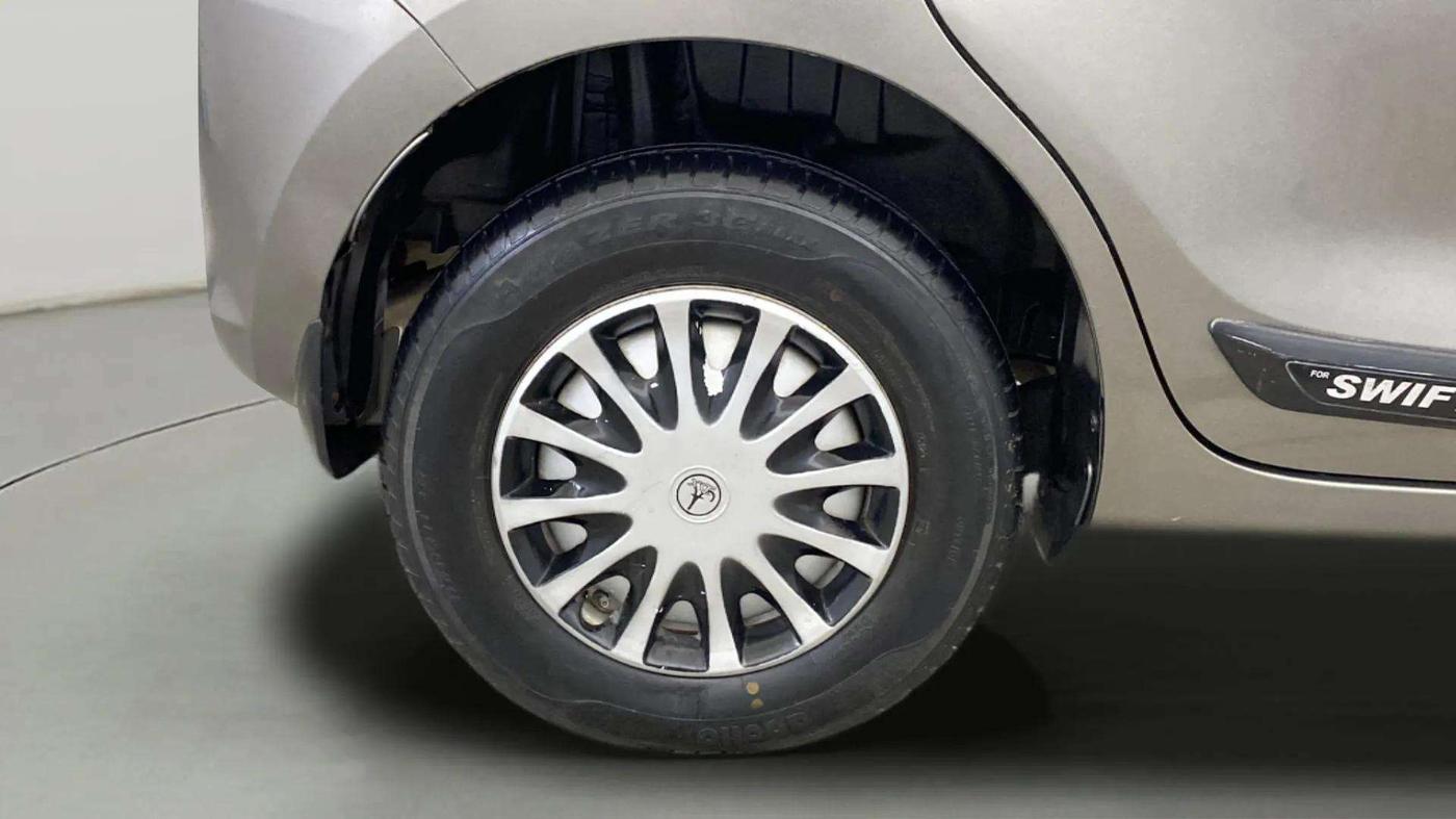 2021 Maruti Swift LXI, Petrol, Manual, 28,001 km, Right Rear Wheel