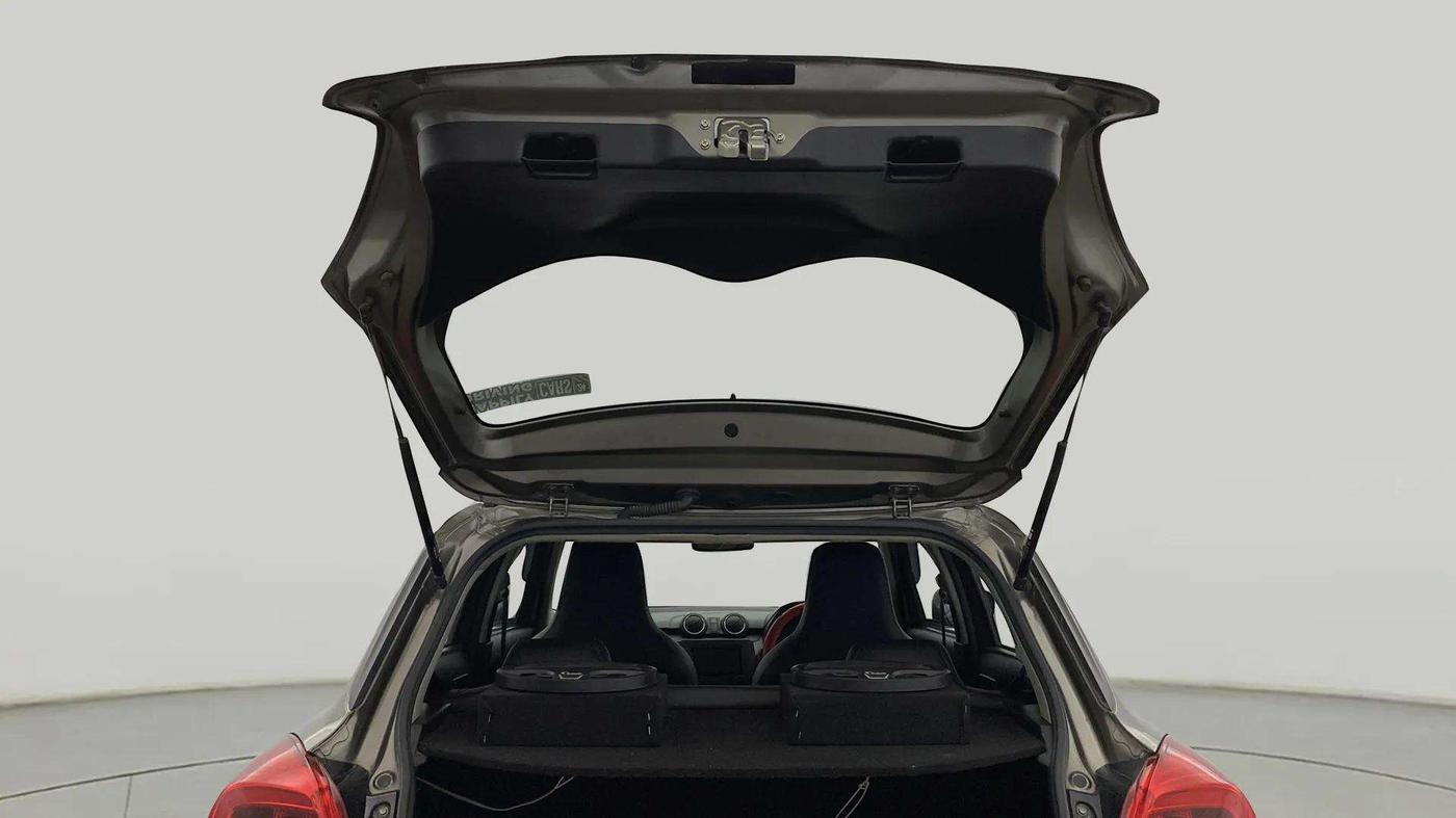 2021 Maruti Swift LXI, Petrol, Manual, 28,001 km, Boot Door Open