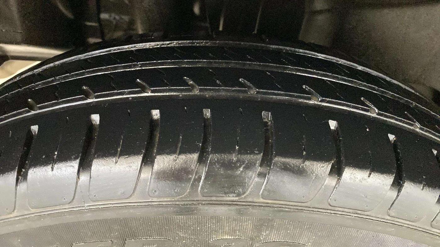 2021 Maruti Swift LXI, Petrol, Manual, 28,001 km, Right Rear Tyre Tread