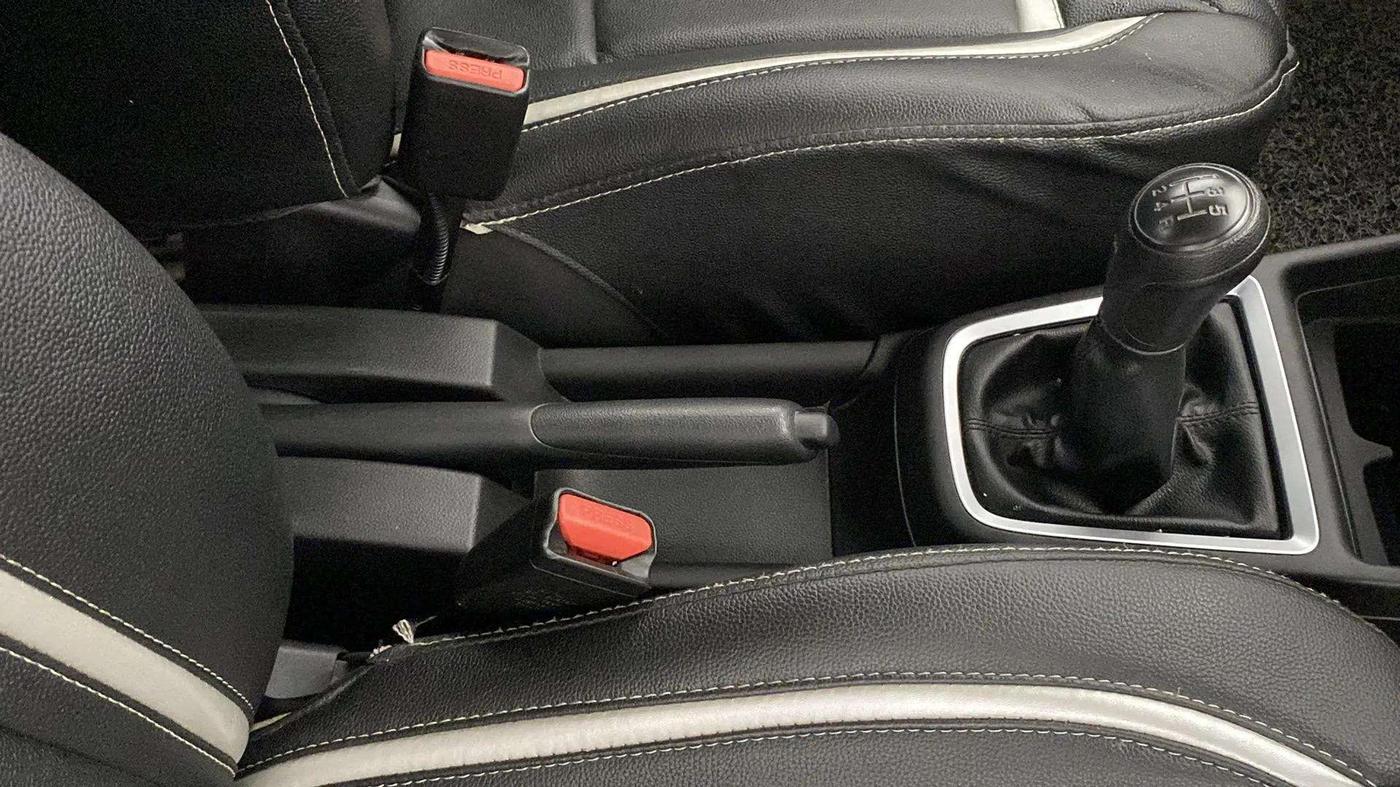 2021 Maruti Swift LXI, Petrol, Manual, 28,001 km, Gear Lever
