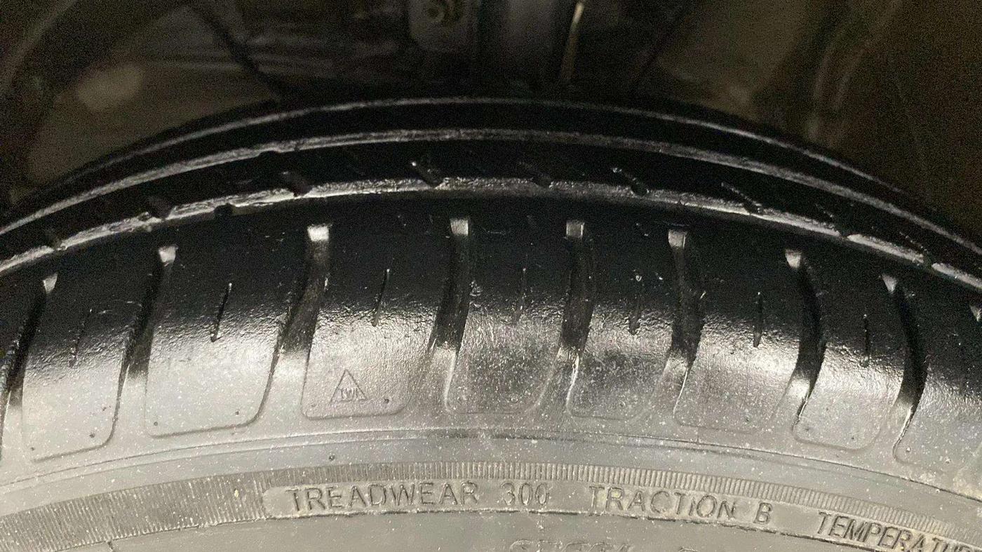 2021 Maruti Swift LXI, Petrol, Manual, 28,001 km, Left Front Tyre Tread