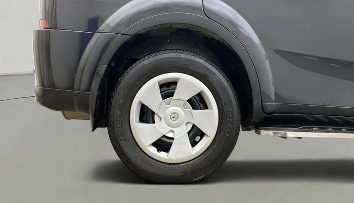 2019 Mahindra XUV500 W7, Diesel, Manual, 49,104 km, Right Rear Wheel