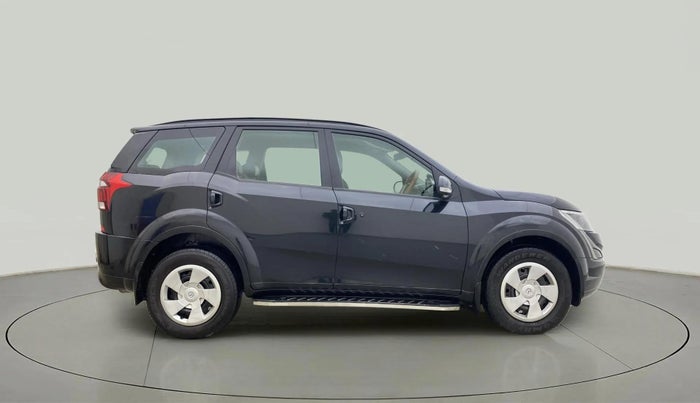 2019 Mahindra XUV500 W7, Diesel, Manual, 49,104 km, Right Side View