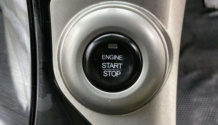2019 Mahindra XUV500 W7, Diesel, Manual, 49,104 km, Keyless Start/ Stop Button