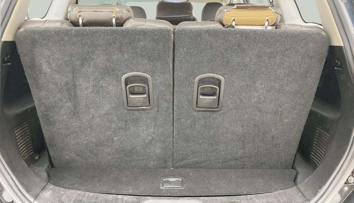 2019 Mahindra XUV500 W7, Diesel, Manual, 49,104 km, Boot Inside
